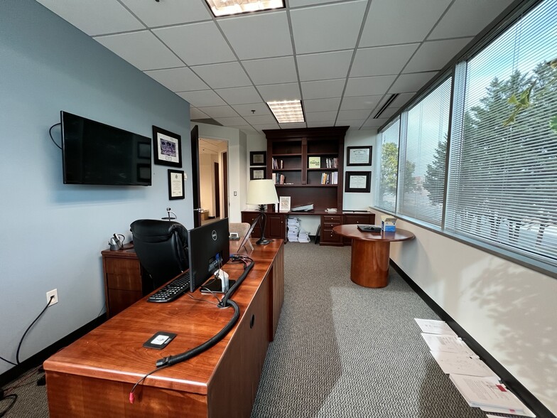 More Photos Of 555 Quince Orchard Rd, Gaithersburg Office For Lease