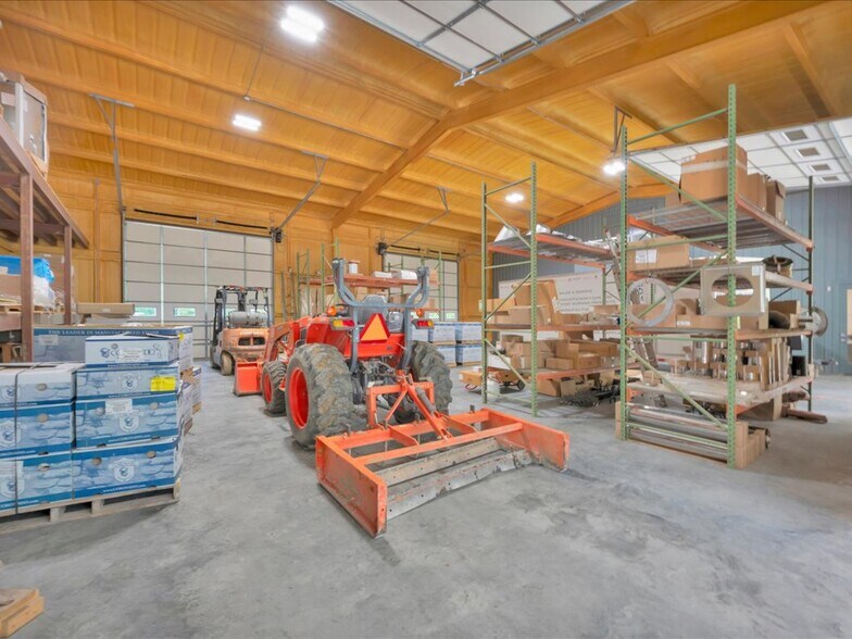 More Photos Of 9343 S US Highway 69, Huntington Showroom For Sale