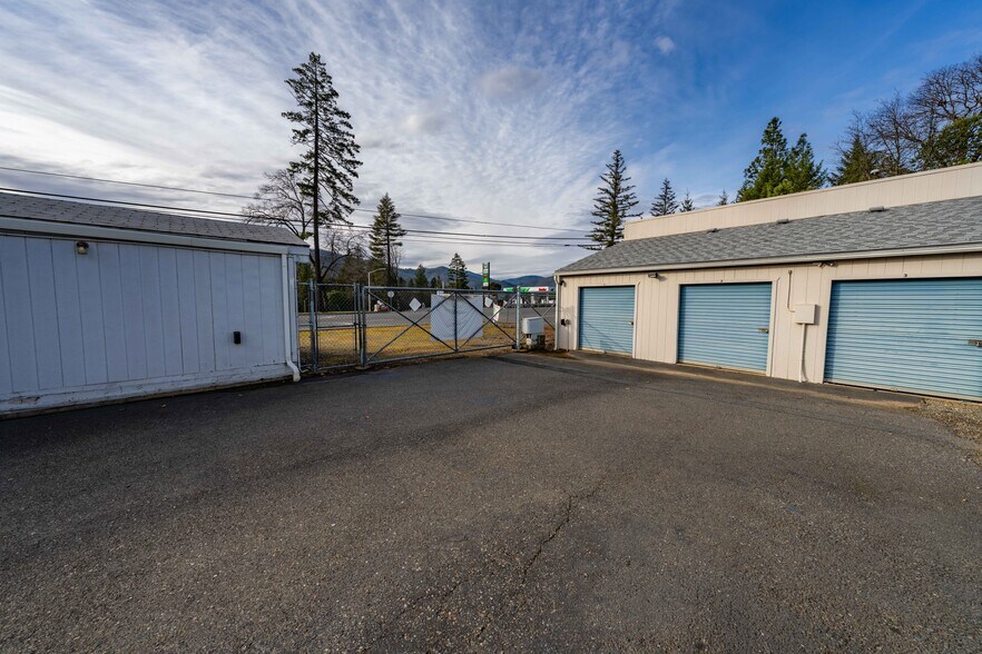 More Photos Of 25657 Redwood Hwy, Cave Junction Self Storage For Sale
