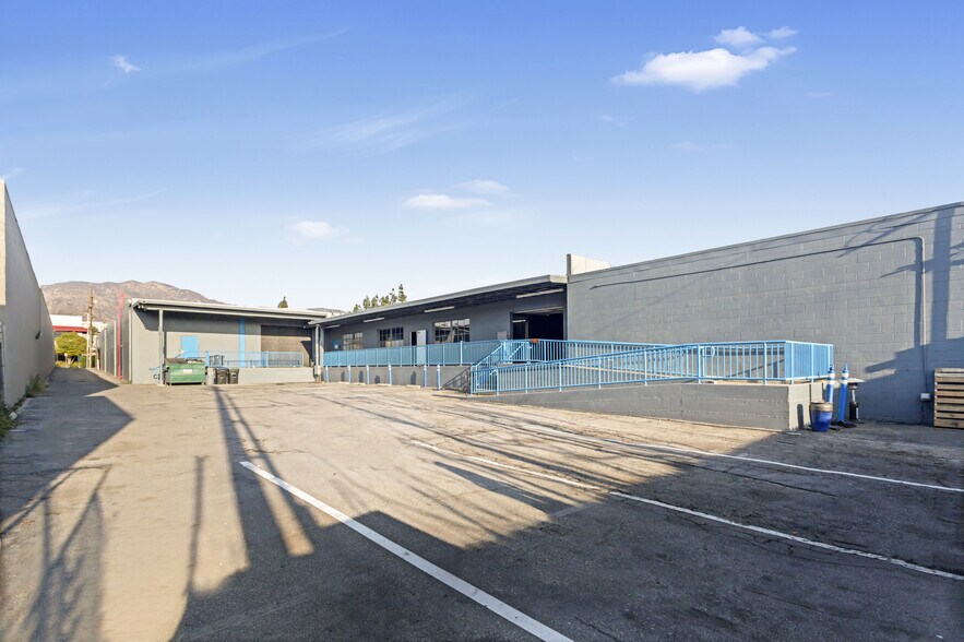 More Photos Of 315 S Flower St, Burbank Warehouse For Lease