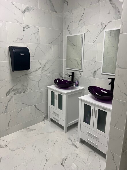 More Photos Of 5101-5125 S 36th St, Omaha Freestanding For Lease