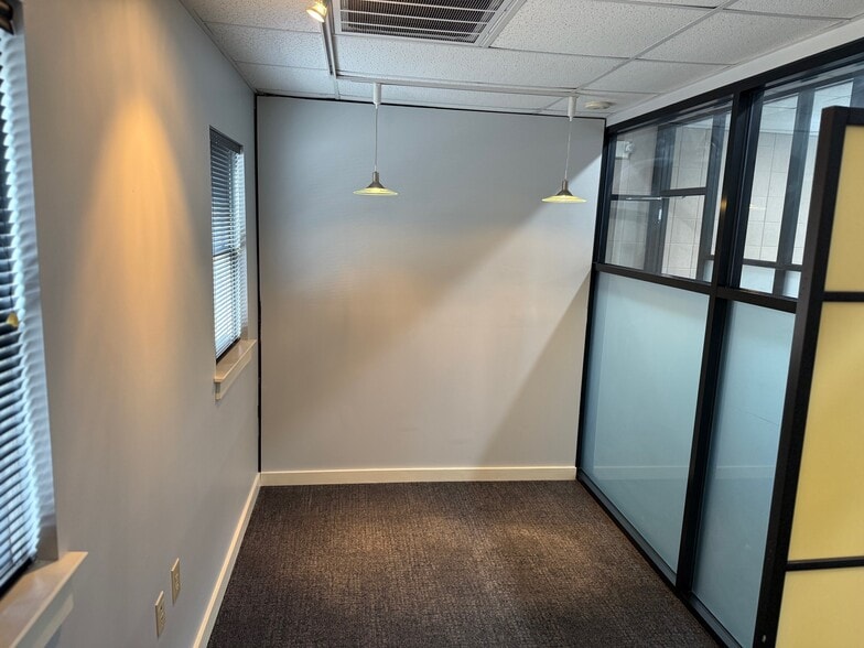 More Photos Of 211 W Matthews St, Matthews Office For Sale