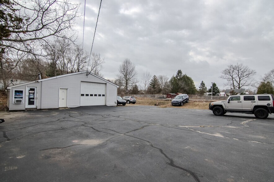 More Photos Of 960 Norwich Rd, Plainfield Auto Repair For Sale