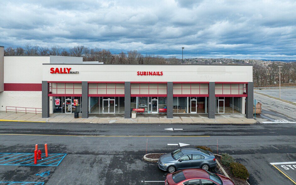 More Photos Of 101-115 Wagner Rd, Monaca Storefront For Lease