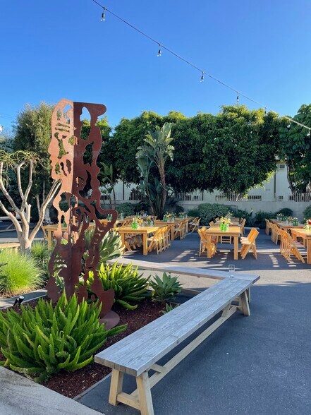 More Photos Of 2723-2727 S La Cienega Blvd, Los Angeles Flex For Sale