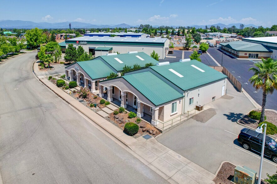 More Photos Of 3075 Crossroads Dr, Redding Light Distribution For Sale