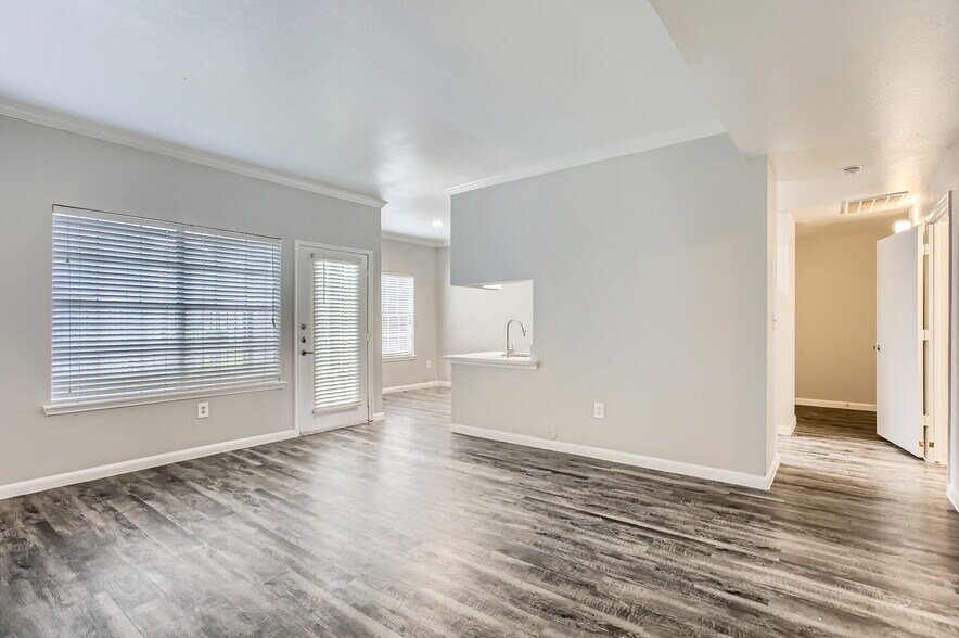 More Photos Of 12380 Wood Bayou Dr, Houston Apartments For Sale