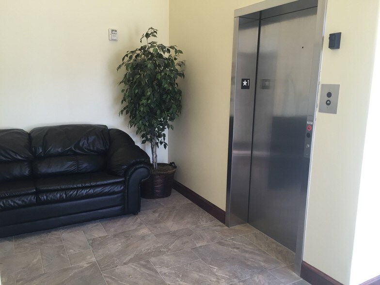 More Photos Of 10520 S 700 E, Sandy Loft Creative Space For Lease