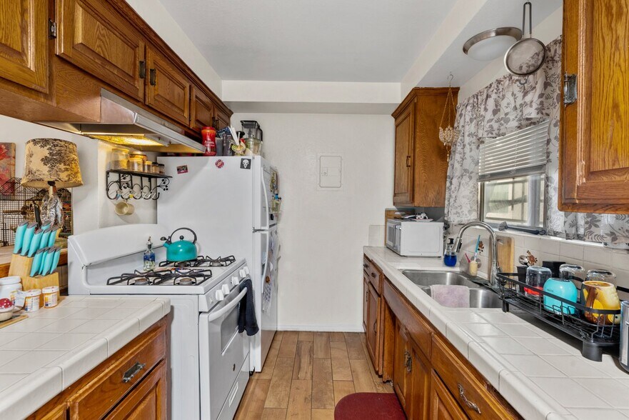 More Photos Of 7614 Mason Ave, Winnetka Multifamily For Sale