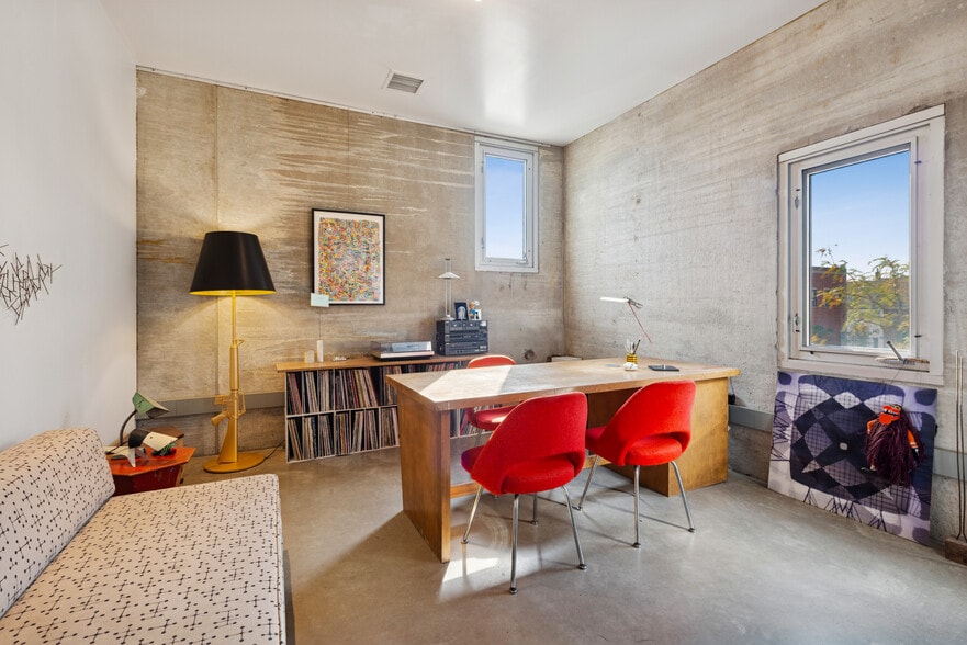 More Photos Of 2058 W Grand Ave, Chicago Loft Creative Space For Sale