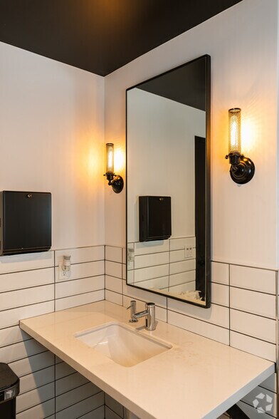 More Photos Of 2937 Norman Strasse Rd, San Marcos Warehouse For Lease