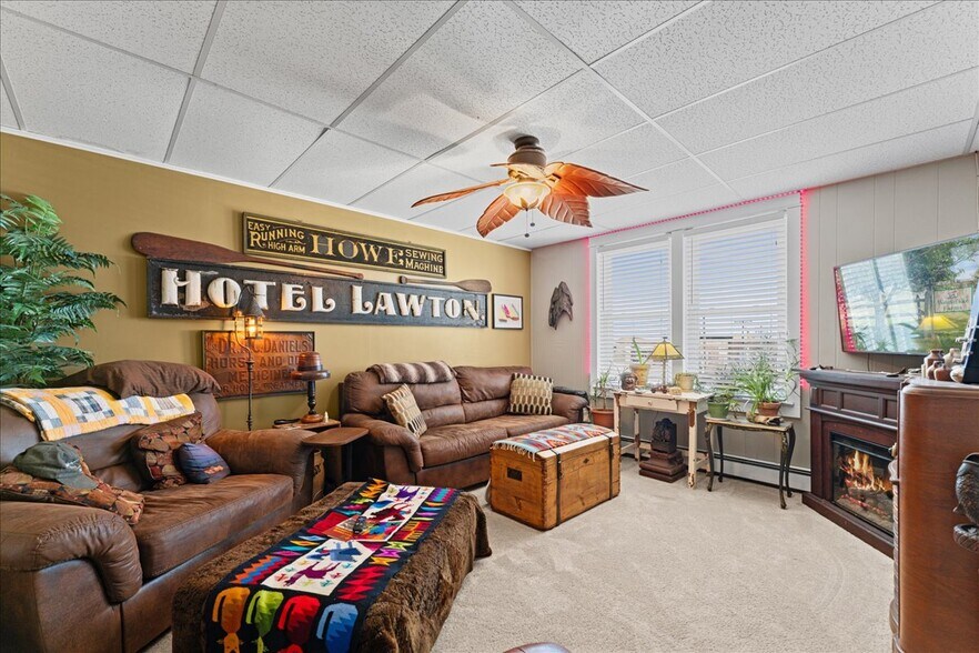 More Photos Of 517 Milwaukee St, Kewaunee General Retail For Sale