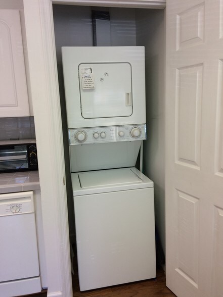 More Photos Of 215 Brooke Ave, Norfolk Office Residential For Sale