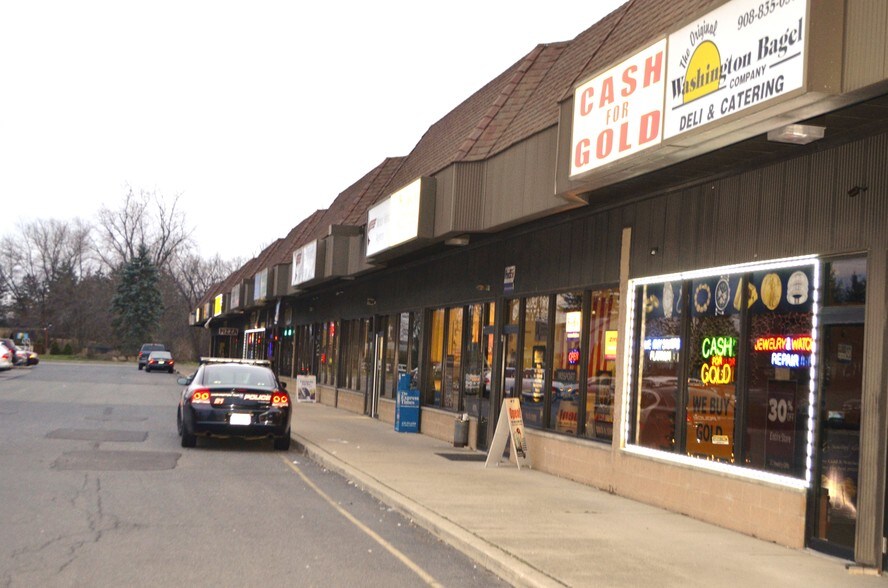 More Photos Of 400 E Washington Ave, Washington Restaurant For Lease