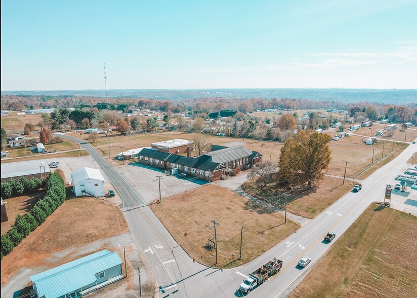 More Photos Of 6125 NC Hwy 16 Hwy, Taylorsville Office For Sale