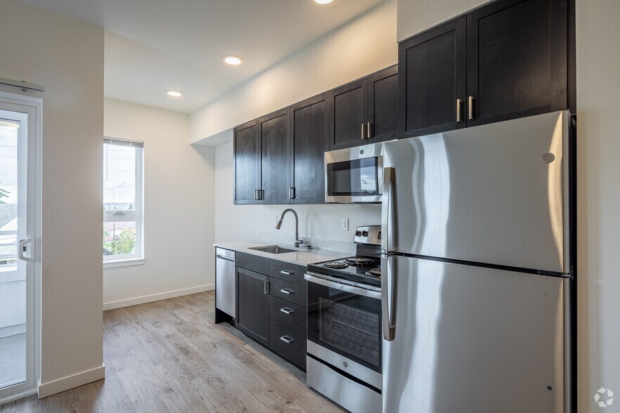 More Photos Of 330 NE Dekum St, Portland Apartments For Sale
