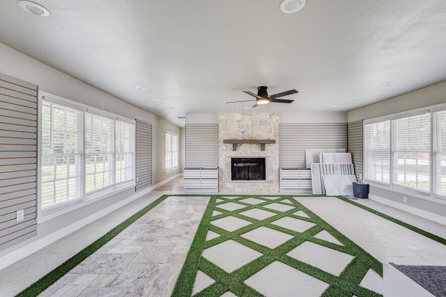 More Photos Of 4877 Sam Rayburn Hwy, Anna Office For Lease