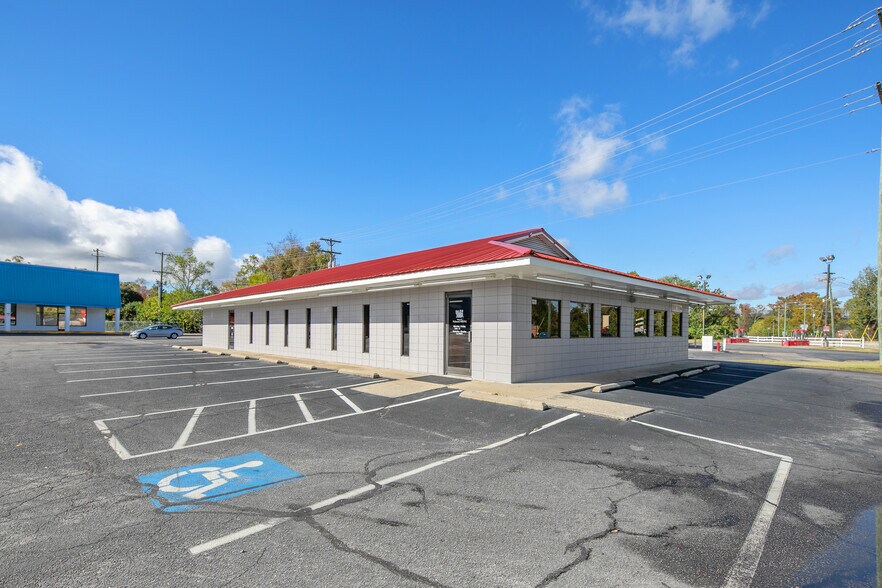 More Photos Of 1320 Clinton Rd, Fayetteville Restaurant For Lease