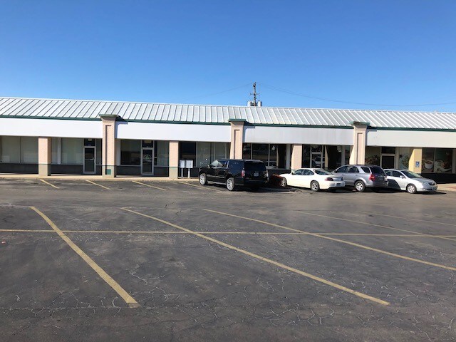 More Photos Of 210-228 W Sunshine St, Springfield Unknown For Lease