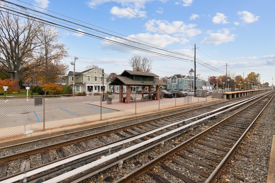 More Photos Of 27-29 Hillside Ave, Williston Park Storefront For Sale