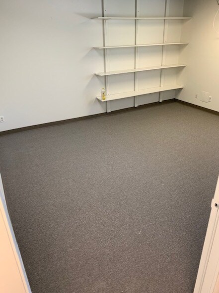 More Photos Of 3101-3121 Kintzley Ct, Laporte Storefront Retail Office For Lease