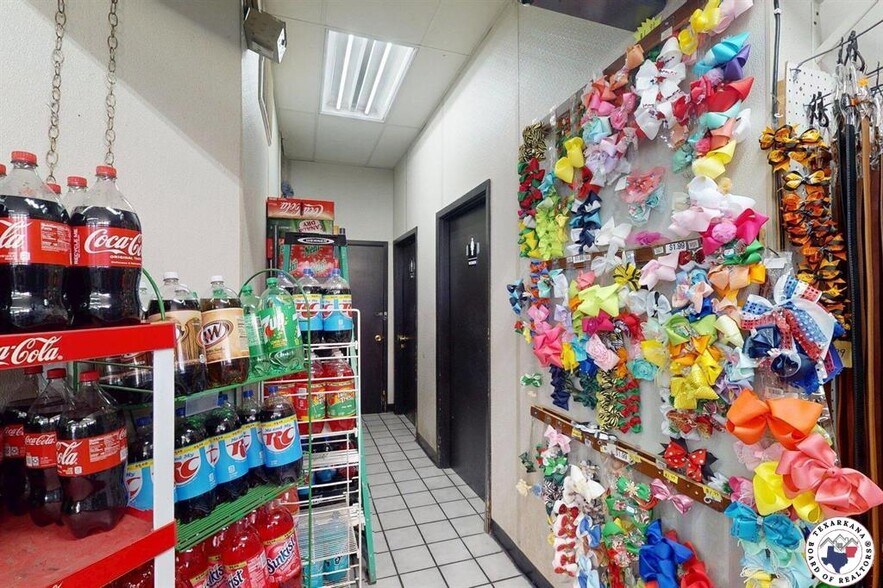 More Photos Of 5314 N State Line Ave, Texarkana Service Station For Sale