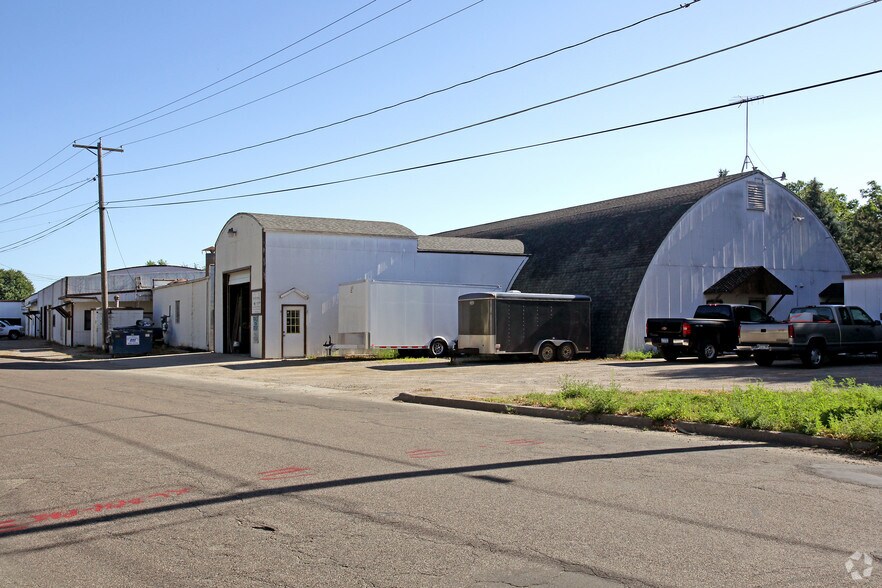 Primary Photo Of 701 1st St, Farmington Warehouse For Sale