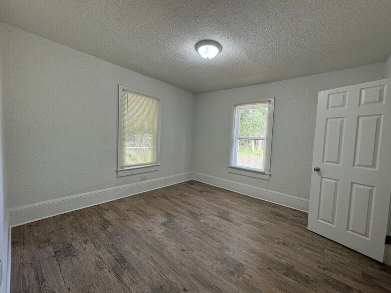 More Photos Of 2763 Community Rd, Jacksonville Office For Lease