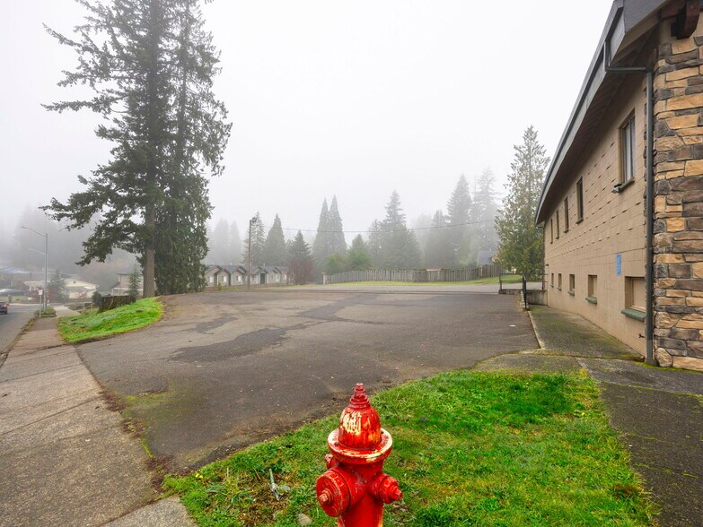 More Photos Of 39590 Pioneer blvd, Sandy Religious Facility For Sale