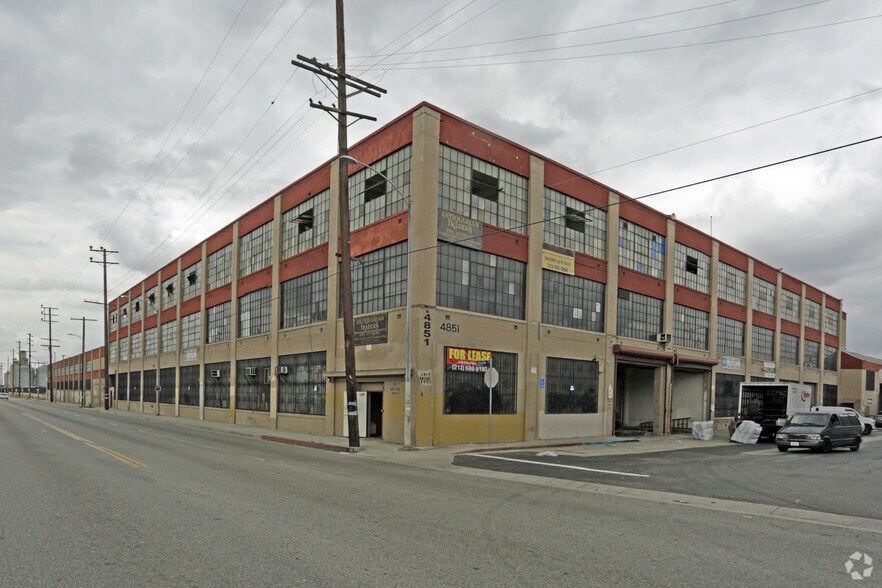 More Photos Of 4851 S Alameda St, Los Angeles Warehouse For Lease