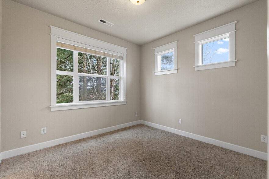 More Photos Of 9414 SE Causey Ave, Happy Valley Apartments For Sale
