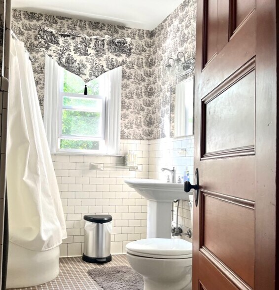 More Photos Of 215 Coram Ave, Shelton Office For Lease