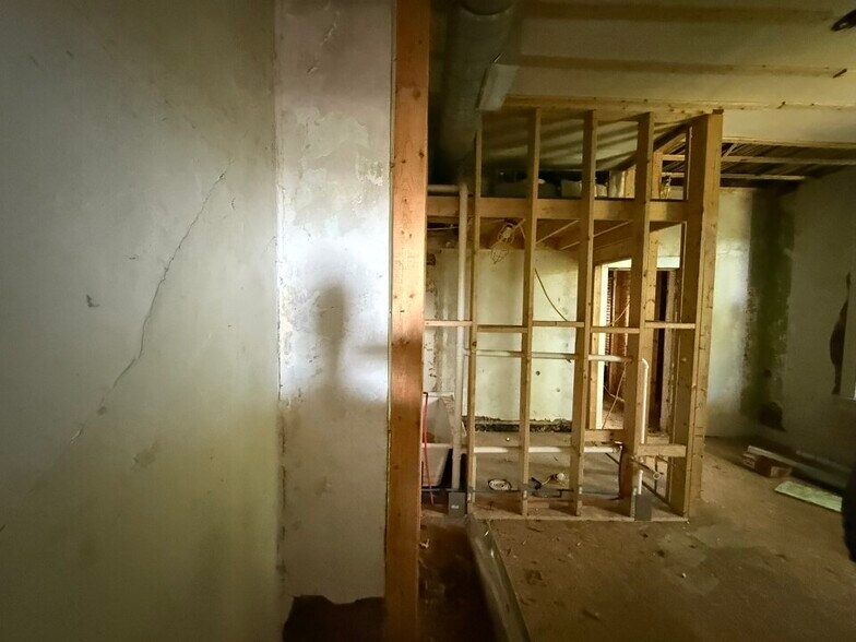 More Photos Of 2450 River Rd, Cincinnati Multifamily For Sale