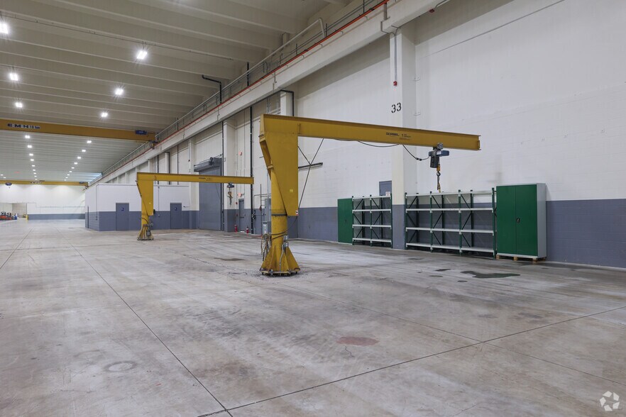 More Photos Of 53 Ayer Rd, Littleton Warehouse For Lease