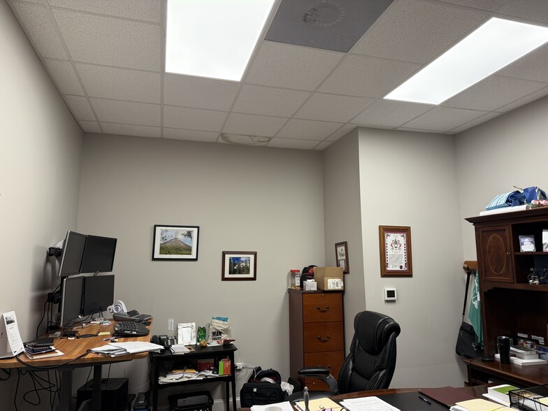 More Photos Of 1411 Queen St, Beaufort Office For Sale