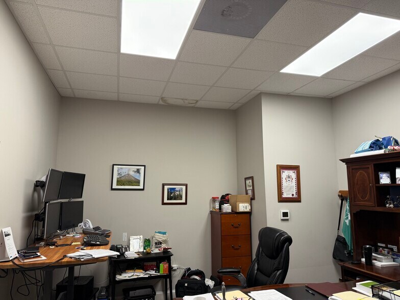 More Photos Of 1411 Queen St, Beaufort Office For Sale