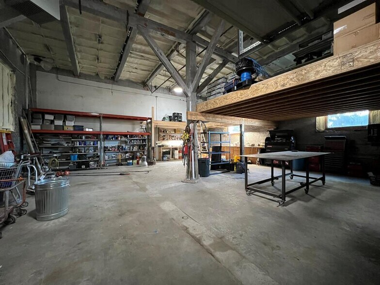 More Photos Of 700 Keogh Ct, Great Falls Light Distribution For Lease