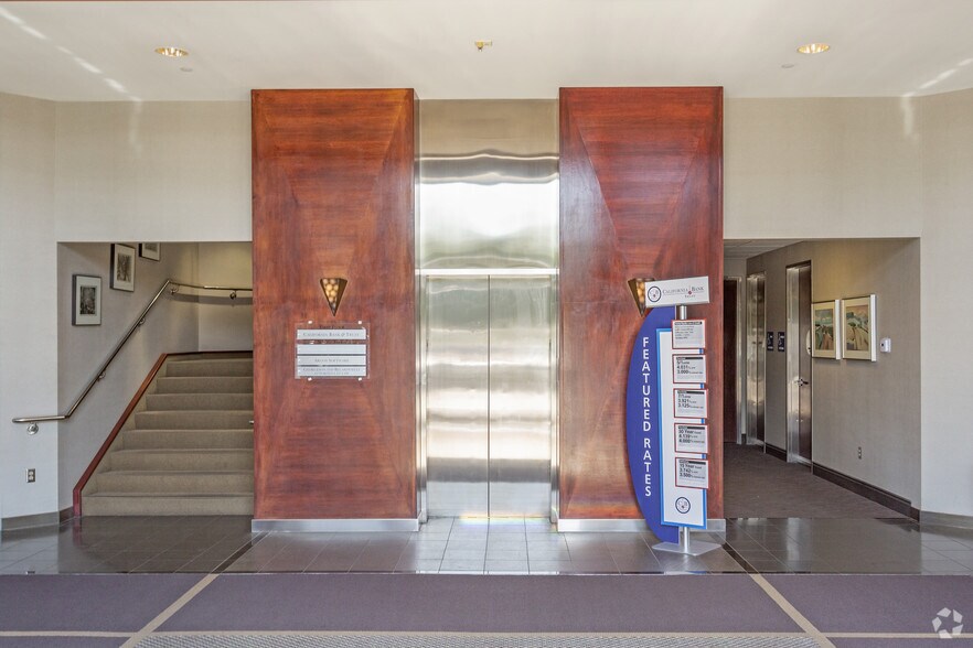 More Photos Of 7060 N Fresno St, Fresno Office For Sale