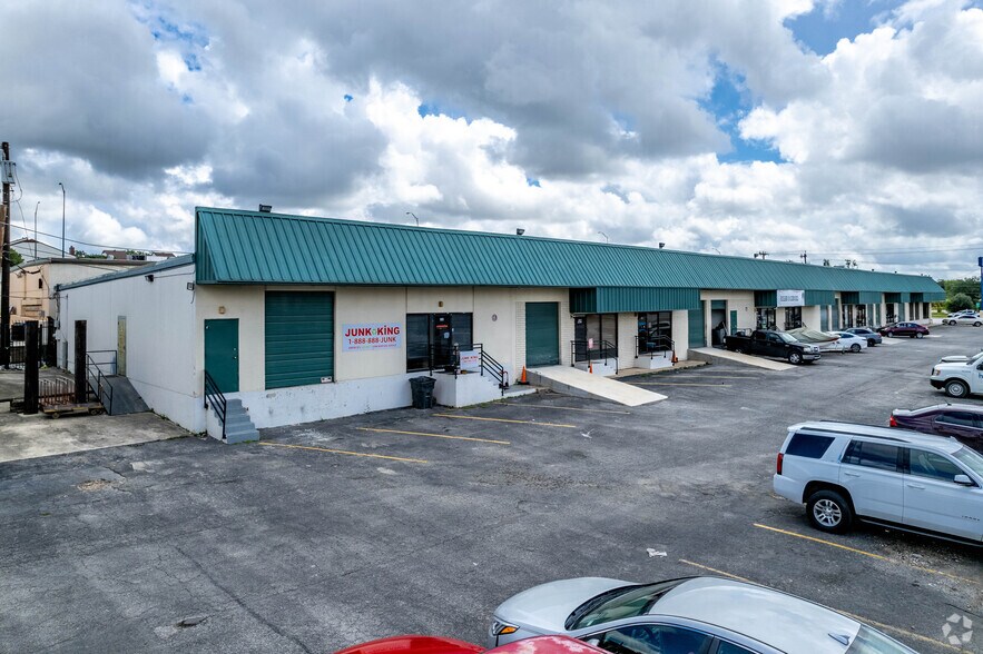 More Photos Of 10415 Perrin Beitel Rd, San Antonio Unknown For Lease