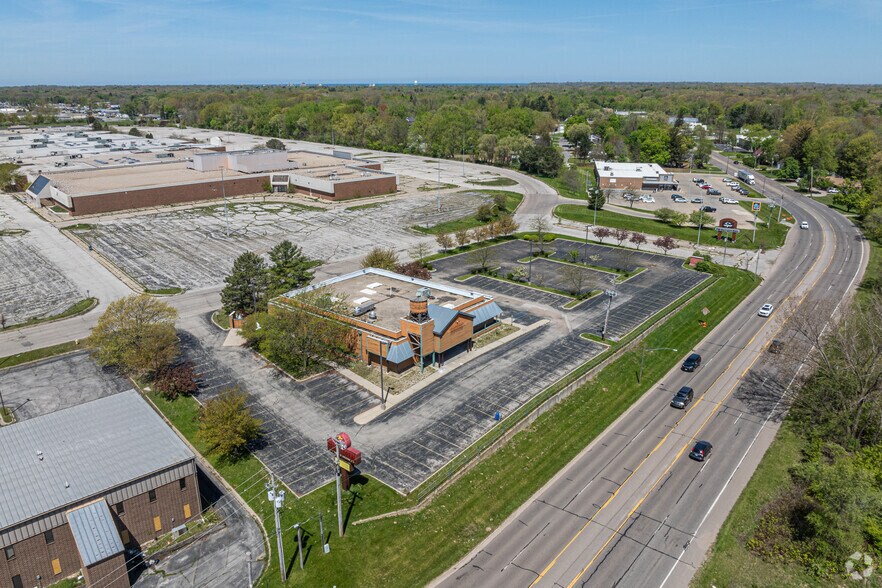 More Photos Of 1830 Pipestone Rd, Benton Harbor Restaurant For Sale