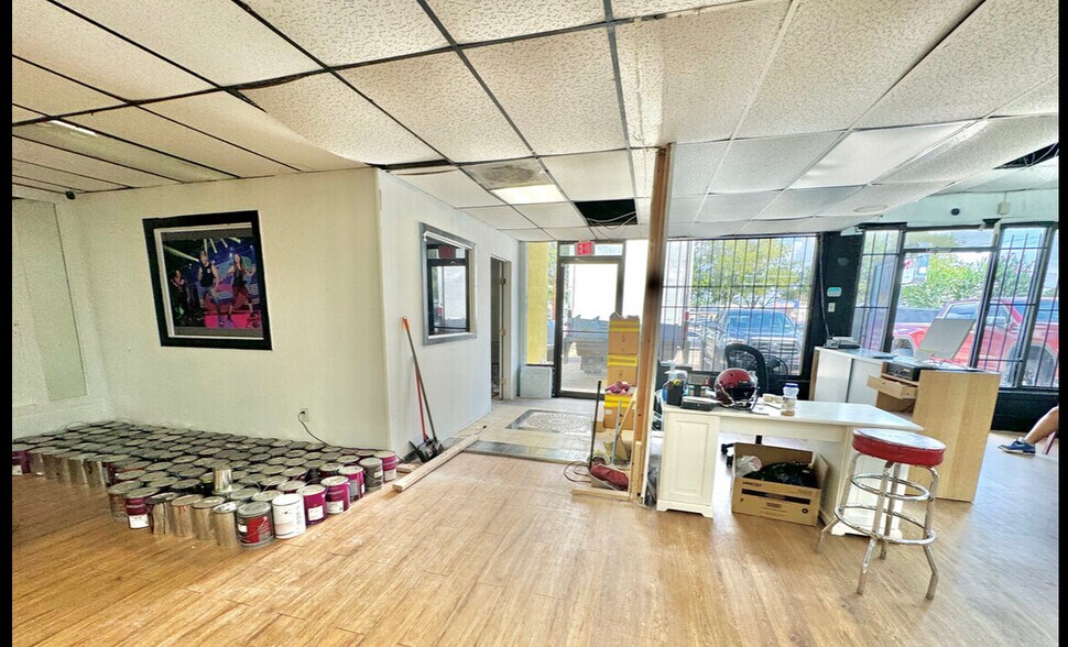 More Photos Of 7524 Hillcroft St, Houston Freestanding For Sale