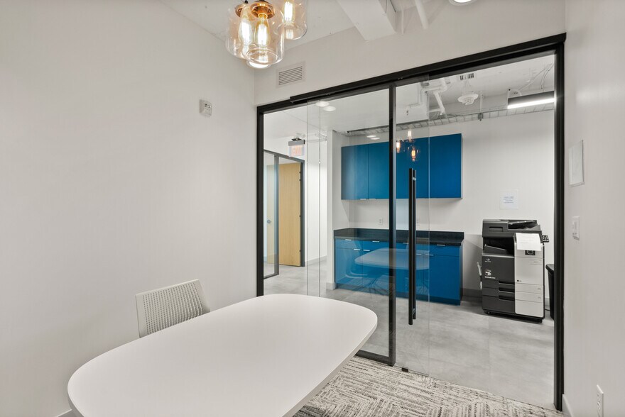 More Photos Of 1550 Crystal Dr, Arlington Office For Lease