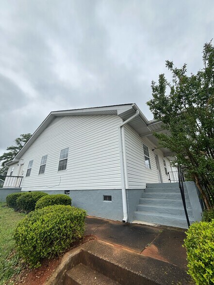 More Photos Of 730 S Church St, Spartanburg Office Residential For Lease