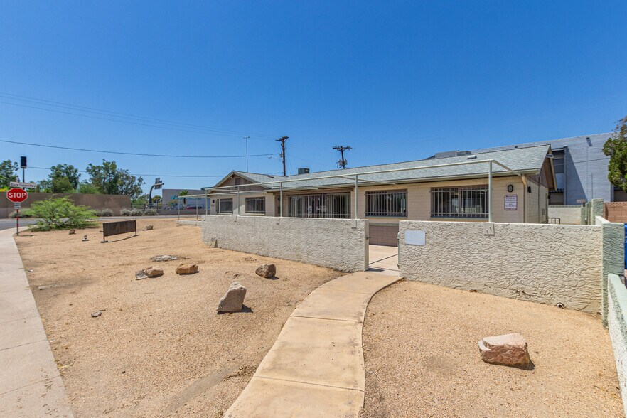 More Photos Of 8545 N Black Canyon Hwy, Phoenix Medical For Sale