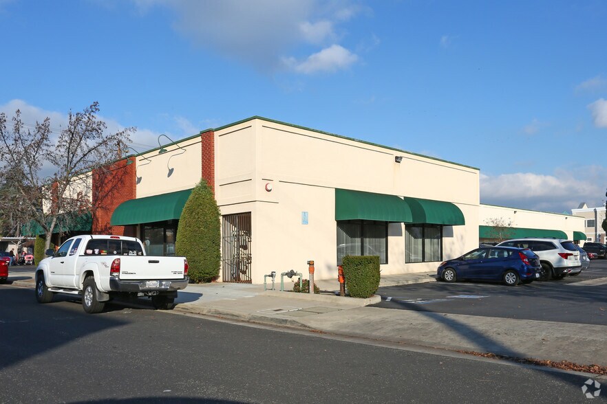 More Photos Of 400-420 Bullard Ave, Clovis Office For Lease