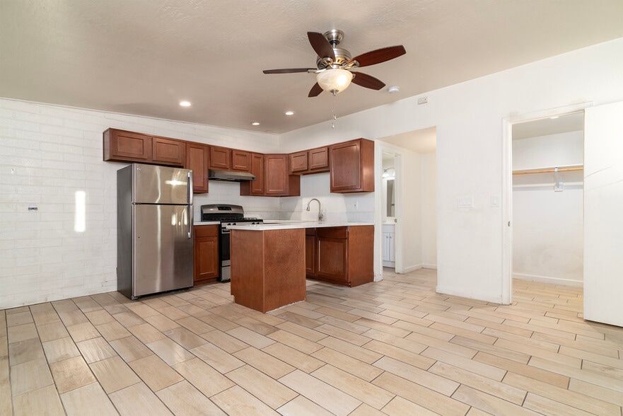 More Photos Of 1002 S Mariana St, Tempe Apartments For Sale