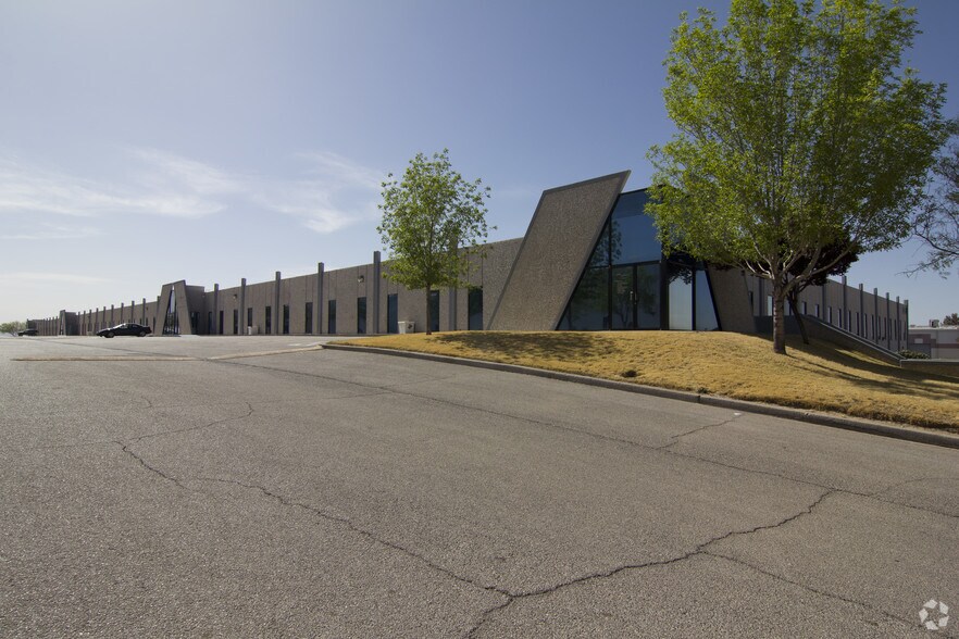 More Photos Of 12160 Rojas Dr, El Paso Warehouse For Lease