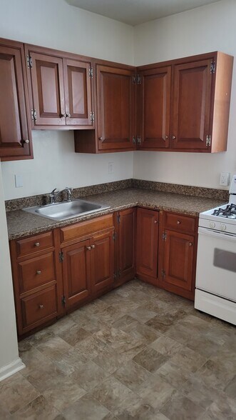 More Photos Of 666-668 Main St, Middletown Apartments For Sale