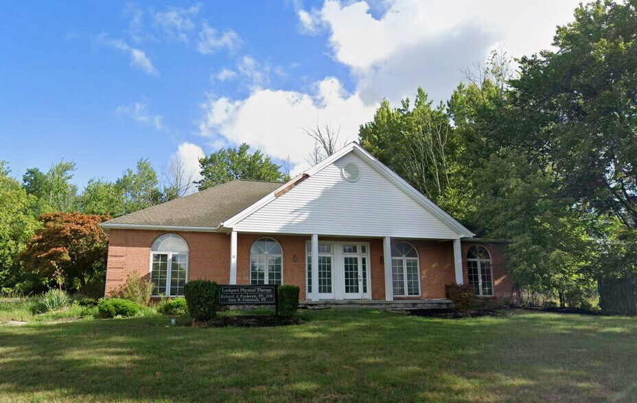Primary Photo Of 42 Professional Pky, Lockport Medical For Sale