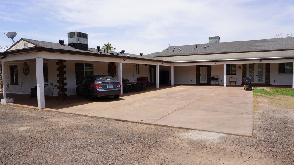 More Photos Of 920 W Tamarisk St, Phoenix Assisted Living For Sale